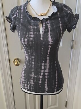 TRUE CRAFT WOMEN'S JUNIOR SHORT SLEEVE BLACK TIE DYE SUMMER TOP SIZE XS